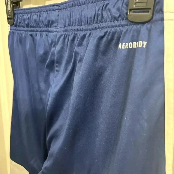 GUC Adidas youth size small. Boys 9-10 Aeroready navy and white athletic shorts - Picture 9 of 9